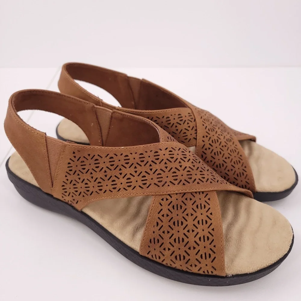 Easy Street Comfort Wave Claudia Slingback Sandals Tan Womens 7.5 N‎ Slip On